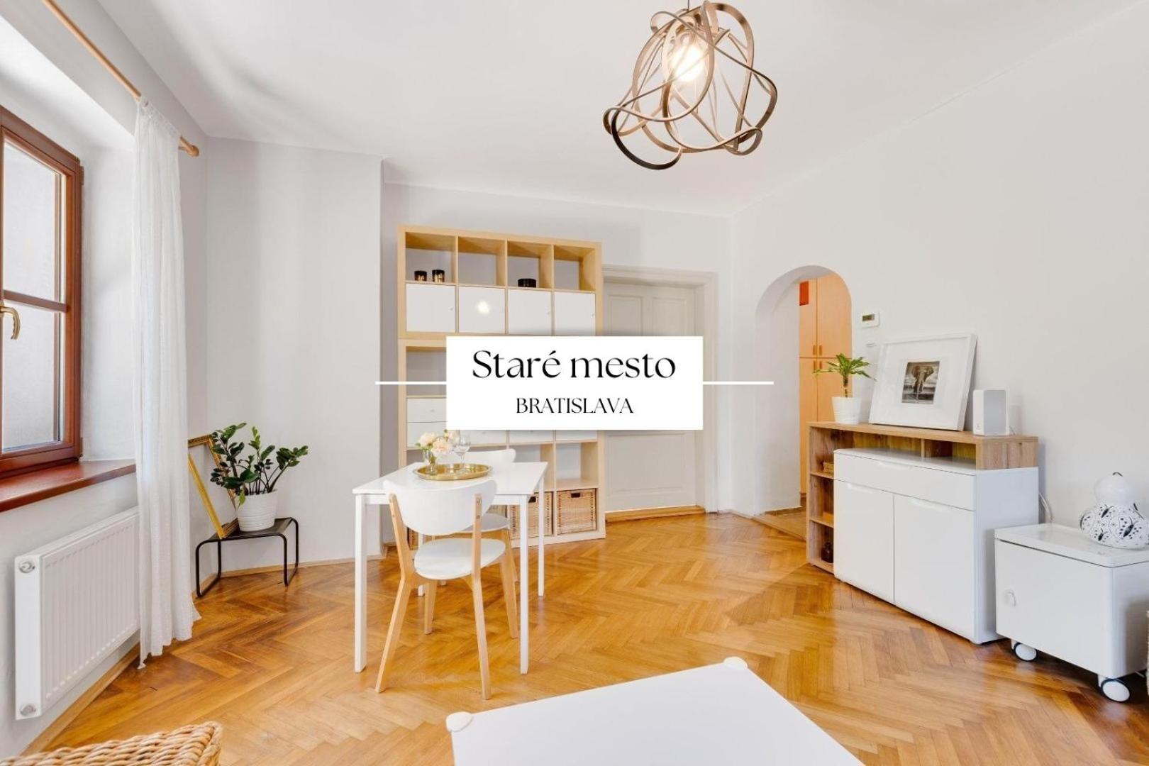 Stylish Historical Apartment + Backyard Братислава Екстер'єр фото